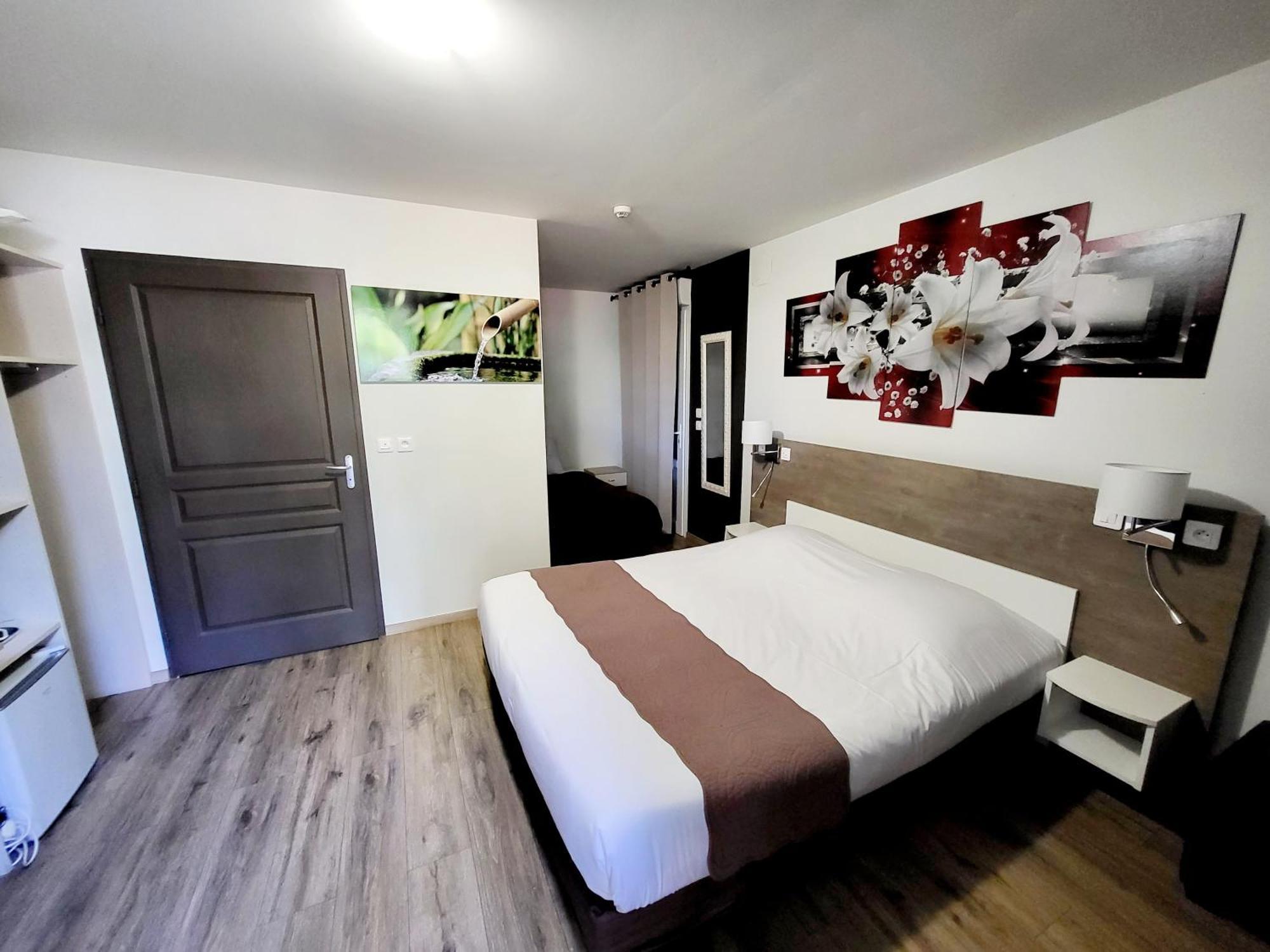 Auberge Des Lacs Bleus Clerac ภายนอก รูปภาพ