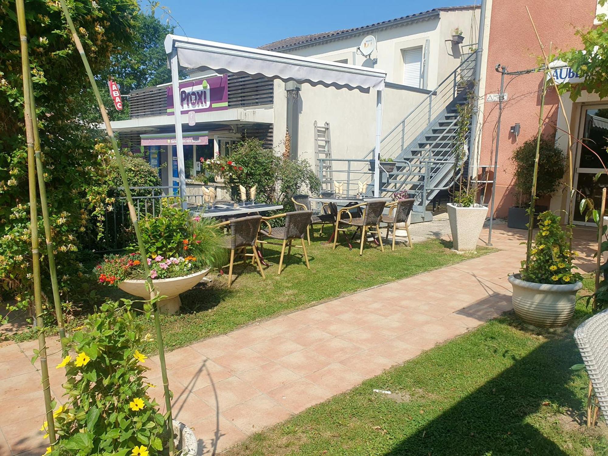 Auberge Des Lacs Bleus Clerac ภายนอก รูปภาพ